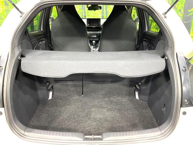 ヤリス ハイブリッドＸ　バックカメラ　８型ディスプレイオーディオ　１００Ｖ電源　トヨタセーフティセンス　レーダークルーズ　禁煙車　ＥＴＣ　オートハイビーム　車線逸脱警報　オートライト　オートエアコン　Ｂｌｕｅｔｏｏｔｈ（10枚目）