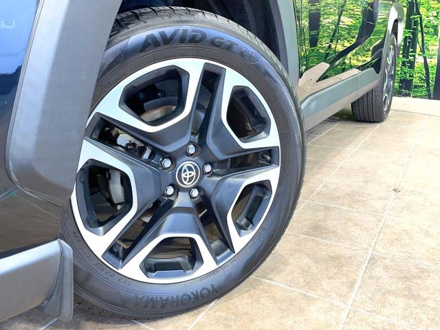 RAV4 アドベンチャー 4WD バックカメラ トヨタセーフティセンス レーダークルーズ 禁煙車 レザー調シート パワーシート コーナーセンサー スマートキー LEDヘッド ルーフレール ビルトインETC 純正19インチアルミ(13枚目)