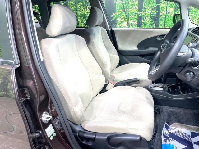 フィット Ｇ　ＨＤＤナビ　バックカメラ　ドライブレコーダー　スマートキー　ＬＥＤヘッド　ＥＴＣ　ＣＤ　ＤＶＤ再生　プライバシーガラス　ドアバイザー　アイドリングストップ　禁煙車（8枚目）