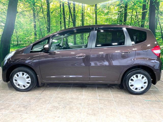 フィット Ｇ　ＨＤＤナビ　バックカメラ　ドライブレコーダー　スマートキー　ＬＥＤヘッド　ＥＴＣ　ＣＤ　ＤＶＤ再生　プライバシーガラス　ドアバイザー　アイドリングストップ　禁煙車（30枚目）