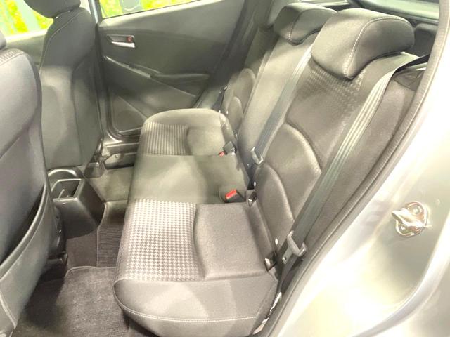 デミオ １３Ｓ　純正ナビ　衝突軽減　Ｂｌｕｅｔｏｏｔｈ　ＥＴＣ　ＬＥＤヘッドライト　オートライト　スマートキー　横滑り防止装置　アイドリングストップ　電動格納ミラー　パワーウィンドウ　ステアリングスイッチ（42枚目）