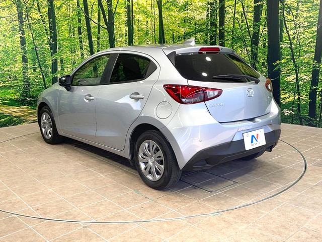 デミオ １３Ｓ　純正ナビ　衝突軽減　Ｂｌｕｅｔｏｏｔｈ　ＥＴＣ　ＬＥＤヘッドライト　オートライト　スマートキー　横滑り防止装置　アイドリングストップ　電動格納ミラー　パワーウィンドウ　ステアリングスイッチ（50枚目）