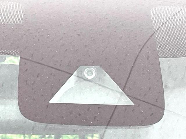 ｅＫワゴン Ｅ　ｅ－アシスト　衝突被害軽減システム　ＳＤナビ　禁煙車　シートヒーター　ＣＤ再生　地デジＴＶ　キーレスエントリー　盗難防止システム　横滑り防止システム　プライバシーガラス　電動格納ミラー　ベンチシート（3枚目）