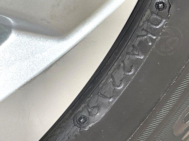 プリウス Ｓセーフティプラス　モデリスタフルエアロ　純正ＳＤナビ　バックカメラ　衝突被害軽減システム　レーダークルーズ　禁煙車　コーナーセンサー　スマートキー　ＬＥＤヘッド　ＥＴＣ　純正１５インチアルミ　オートハイビーム（28枚目）