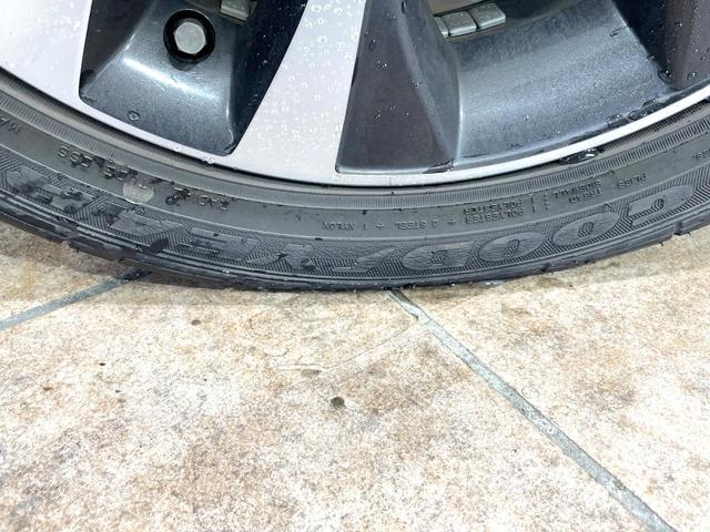 ワゴンＲスティングレー Ｔ　衝突被害軽減システム　禁煙車　シートヒーター　スマートキー　ＨＩＤヘッド　ビルトインＥＴＣ　クルコン　純正１５インチアルミ　オートライト　オートエアコン　ＣＤ　パドルシフト（27枚目）