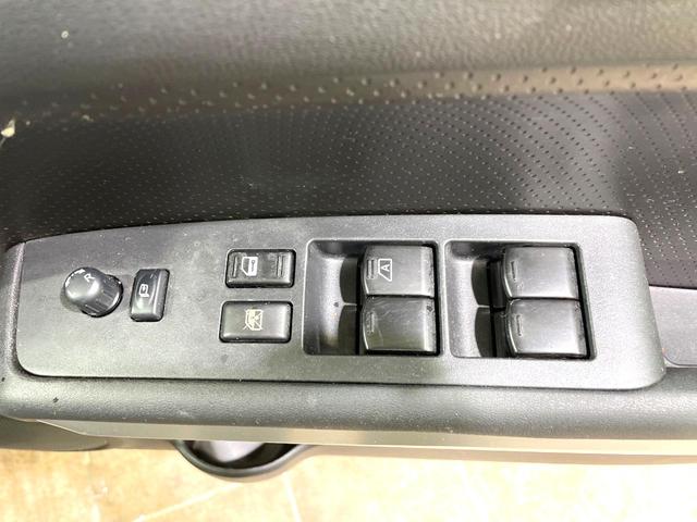 �y�d���i�[�~���[�z�T�C�h�~���[�͓d���i�[���ƂȂ��Ă���A�������ԏ�ł��L�Y�������X�N��}�����܂��B