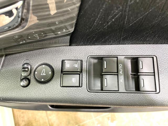 オデッセイ アブソルート・ＥＸ　両側電動ドア　純正８型ナビ　後席モニター　バックカメラ　ホンダセンシング　禁煙車　ハーフレザーシート　パワーシート　スマートキー　ＬＥＤヘッド　ビルトインＥＴＣ　純正１８インチアルミ（40枚目）