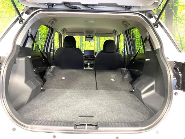 ���i�̂���������ʋ΁A���}���ɏ\���ȉ׎��X�y�[�X���m�ۂ��Ă���܂��B�Z�J���h�V�[�g��|���ƁA�傫�ȉו��̐ύڂ��\�ł���