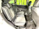 後部座席も気になるようなキズ・汚れやへたり等、大きなダメージはなく、良好な状態です。