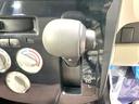 Ｅ　ｅ－アシスト　衝突被害軽減システム　ＳＤナビ　禁煙車　シートヒーター　ＣＤ再生　地デジＴＶ　キーレスエントリー　盗難防止システム　横滑り防止システム　プライバシーガラス　電動格納ミラー　ベンチシート（33枚目）