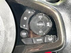 �ڥ����ץƥ��֥��롼������ȥ�����۹�®ƻϩ�Ǥ�Ĺ��Υ���Ԥ��ڤˡ�����ư��®�٤��ݤĥ��롼������ȥ����뤬�����ͷڸ������ƥ��Ϣ�Ȥ��������μ�ξ���Τ��Ƽִ֤��ݤĤ褦��®��Ĵ�ᤷ�Ƥ���ޤ����� 7