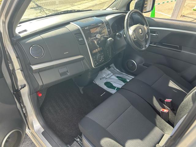 ワゴンＲスティングレー ＴＳ　オーディオ装着車　４ＷＤ　ターボ　スマートキー　エンジンスターター　パドルシフト　純正アルミ　記録簿（19枚目）