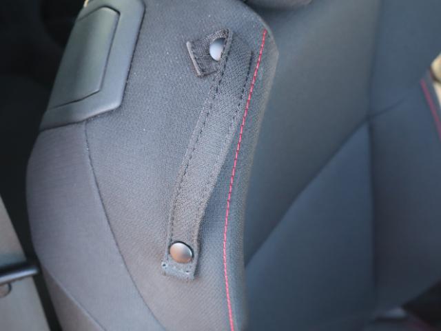 BRZ R ワンオーナー 6MT クルーズコントロール 17インチAW LEDヘッドライト スマートキー オートライト USB電源(49枚目)