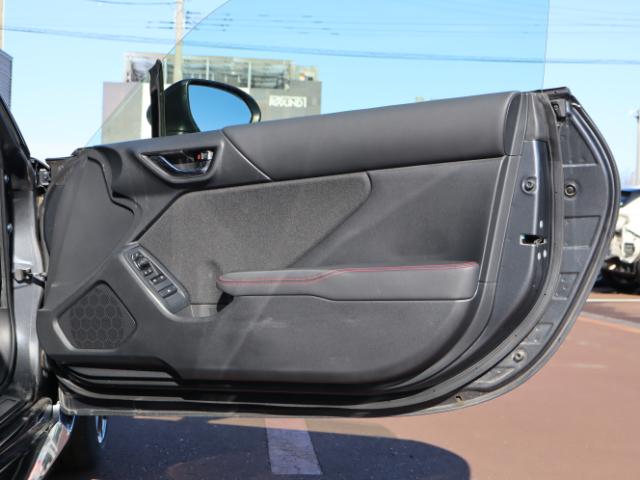 BRZ R ワンオーナー 6MT クルーズコントロール 17インチAW LEDヘッドライト スマートキー オートライト USB電源(50枚目)