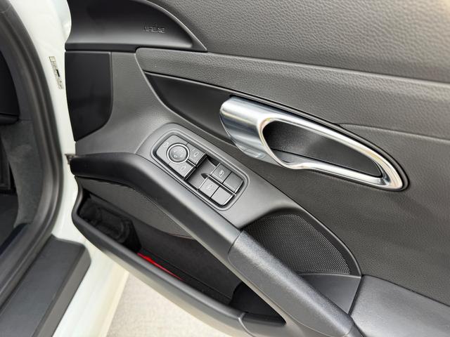 ７１８ケイマン ７１８ケイマンＳ　Ｂｏｘｍａｎ軽井沢／ホワイト２．９万キロ／認定中古車／スポーツクロノパッケージ／ＰＡＳＭ／禁煙（33枚目）