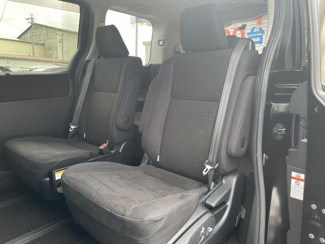 ヴォクシー ハイブリッドＶ　両側電動スライド　純正ナビ　シートヒーター　クルコン　スマートキー　バックカメラ　禁煙車　ドラレコ　ＬＥＤヘッド　オートライト　デュアルエアコン　リアエアコン　Ｂｌｕｅｔｏｏｔｈ　ＣＤ　ＤＶＤ再生（40枚目）