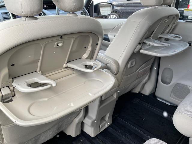 セレナ Ｘ　Ｖセレクション　後席モニター　純正９インチナビ　全周囲カメラ　エマージェンシーブレーキ　プロパイロット　スマートキー　ＬＥＤヘッド　ビルトインＥＴＣ　オートライト　オートエアコン　リアエアコン　Ｂｌｕｅｔｏｏｔｈ（56枚目）