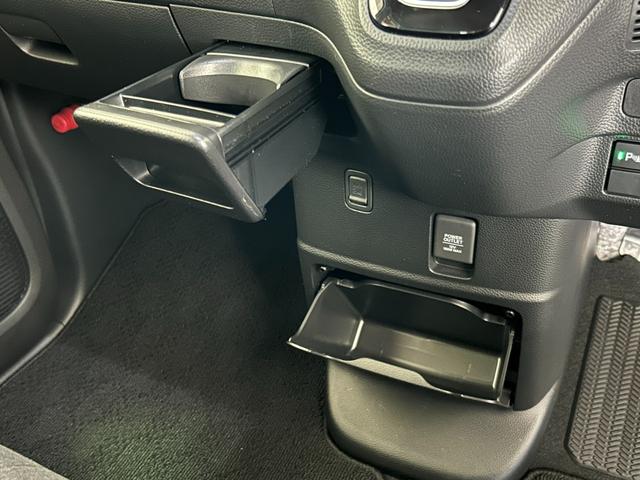 N-BOXカスタム L ナビ(Bluetoothオーディオ付き、CD再生可能) リアカメラ(30枚目)