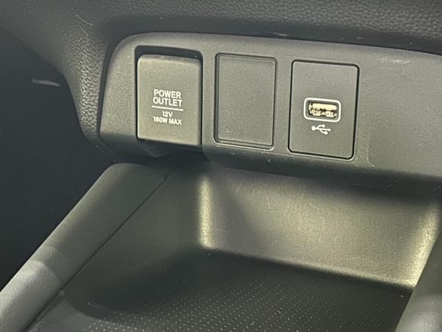 フィット e:HEVホーム ナビ(Bluetoothオーディオ対応) ETC リアカメラ ドラレコ前後(社外品)(28枚目)