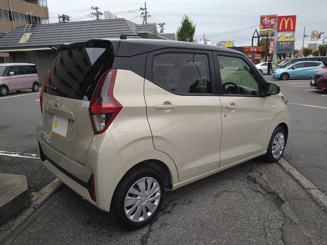 ｅＫワゴン Ｇ　関東仕入　雹害　届け出済み未使用車　衝突軽減ブレーキ　シートヒーター　Ｂカメラ　クリアランスソナー　スマートキー　プッシュスタート　オートエアコン（5枚目）