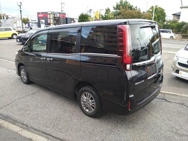 エスクァイア Gi 関東仕入 4WD ナビTV Bカメラ Bluetooth ETC 両側電動スライドドア トヨタセーフティセンス シートヒーター クルコン レザーシート リアエアコン(7枚目)