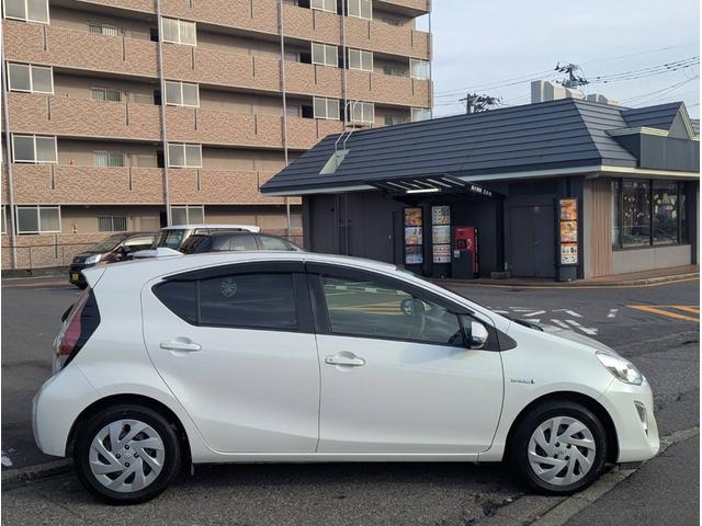 アクア Ｇ　関東仕入　雹害　トヨタセーフティセンス　ナビＴＶ　Ｂカメラ　Ｂｌｕｅｔｏｏｔｈ　クルーズコントロール　ドライブレコーダー　スマートキー　プッシュスタート（4枚目）