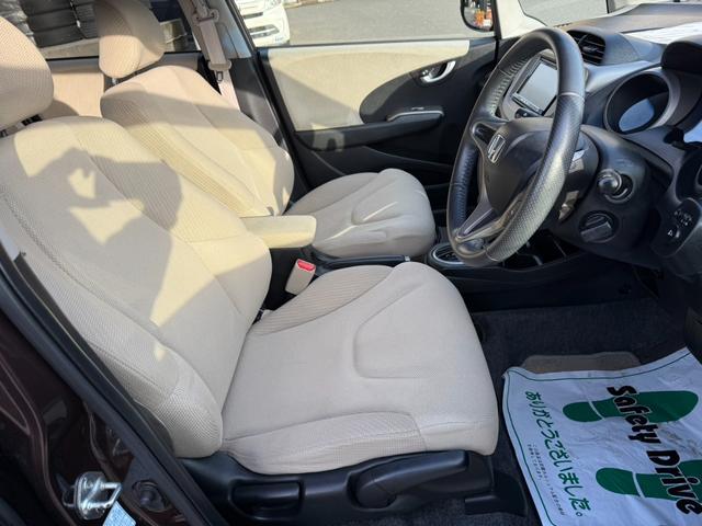 フィットハイブリッド ハイブリッド・10thアニバーサリー 10周年記念車 東海仕入 ナビTV Bluetooth スマートキー ディスチャージヘッドライト クルコン 純正アルミ(10枚目)