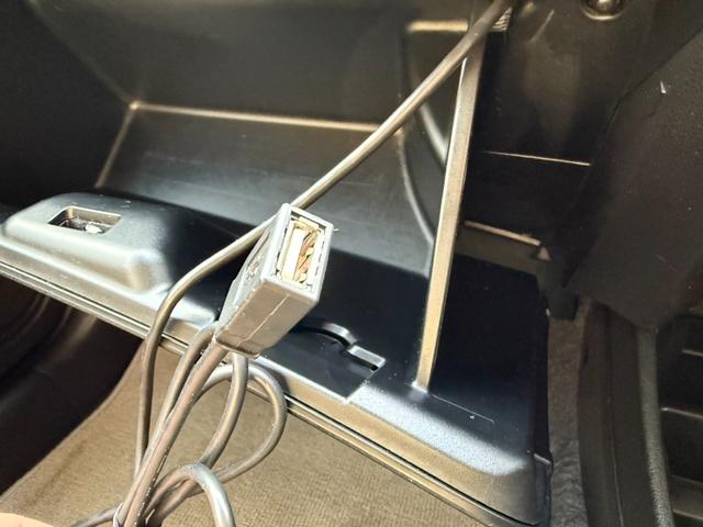 フィットハイブリッド ハイブリッド・10thアニバーサリー 10周年記念車 東海仕入 ナビTV Bluetooth スマートキー ディスチャージヘッドライト クルコン 純正アルミ(22枚目)