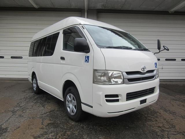 レジアスエースバン ４ＷＤウェルキャブ　車いす２基１０人乗り　Ｂタイプ　福祉車（3枚目）