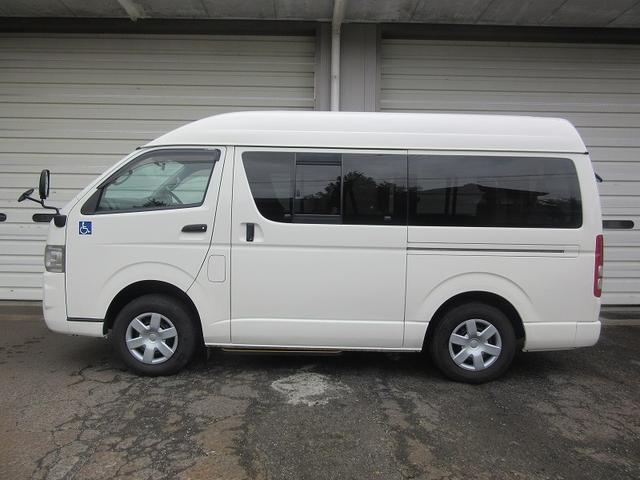 レジアスエースバン ４ＷＤウェルキャブ　車いす２基１０人乗り　Ｂタイプ　福祉車（5枚目）