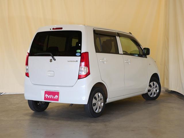 車体色：パールホワイト