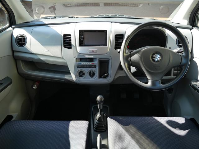 毎日全国各地の会場から厳選仕入れ！！入庫後は社員による装備確認と走行テストを実施。弊社専門工場にて整備・鈑金のプロ集団による消耗品パーツの交換や外装の磨き上げを行います。