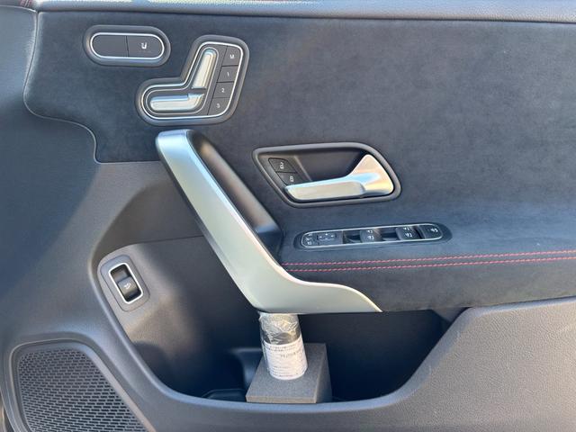 ＣＬＡクラス ＣＬＡ２００ｄ　ＡＭＧライン　ディーゼルターボ　パノラミックスライディングルーフ（10枚目）