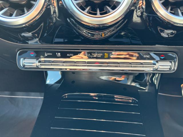 ＣＬＡクラス ＣＬＡ２００ｄ　ＡＭＧライン　ディーゼルターボ　パノラミックスライディングルーフ（17枚目）