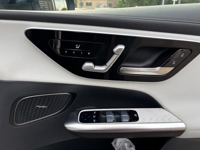 ＧＬＣ ＧＬＣ２２０ｄ　４ＭクペドライバズＰ＋ＡＭＧラインＰ　（ＩＳＧ搭載モデル）　ディーゼルターボ　４ＷＤ　ＭＰ２０２４０１　パノラミックスライディングルーフ（11枚目）