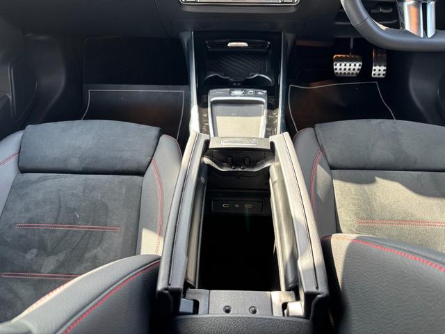 GLB GLB200d 4マチック AMGラインパッケージ ディーゼルターボ 4WD MP202502(21枚目)