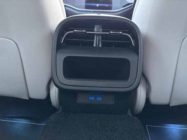 Ｅクラス Ｅ２００　アバンギャルド　ＡＭＧラインパッケージ　（ＩＳＧ搭載モデル）　ＭＰ２０２４０１　レザーエクスクルーシブパッケージ　デジタルインテリアパッケージ　アドバンスドパッケージ（32枚目）