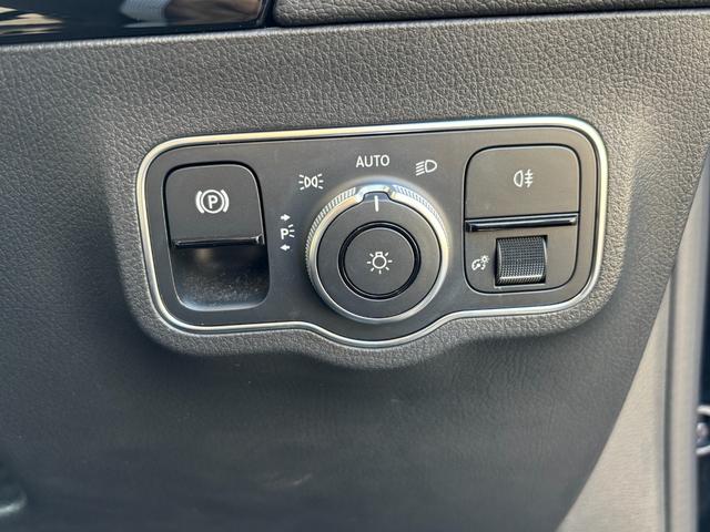 ＧＬＡクラス ＧＬＡ２００ｄ　４マチック　ＡＭＧライン　ディーゼルターボ　４ＷＤ　ナビゲーションパッケージ（14枚目）