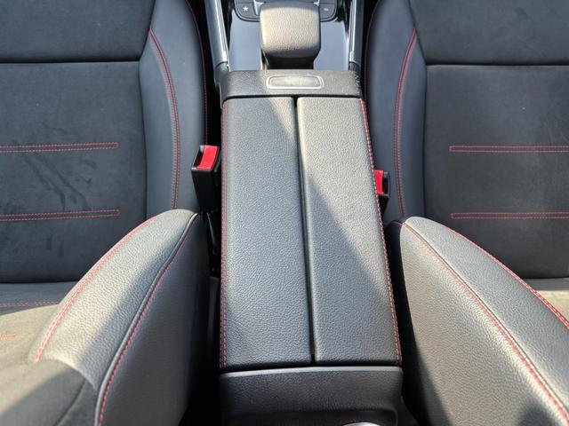 ＧＬＡクラス ＧＬＡ２００ｄ　４マチック　ＡＭＧライン　ディーゼルターボ　４ＷＤ　ナビゲーションパッケージ（30枚目）