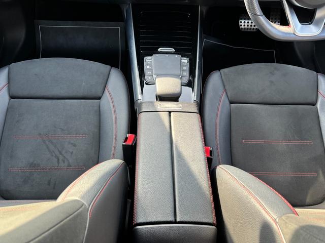 ＧＬＡクラス ＧＬＡ２００ｄ　４マチック　ＡＭＧライン　ディーゼルターボ　４ＷＤ　ナビゲーションパッケージ（32枚目）