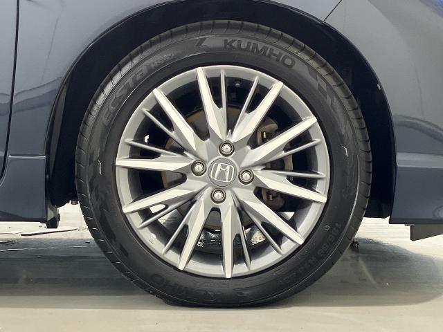 シャトル ハイブリッドＺホンダセンシング　いまコレ＋新品マットＭナビＲカメラＥＴＣＬＥＤ　衝突軽減Ｂ　ＬＥＤライト　Ｂカメラ　前席シートヒーター　イモビ　クルコン　ＤＶＤ　Ｓキー　地デジ　パワーウィンドウ　オートエアコン　パワーステアリング（23枚目）
