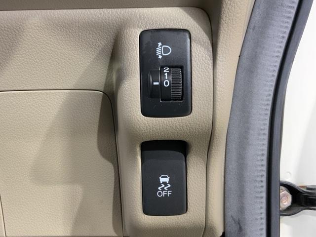 Ｎ－ＢＯＸ Ｇ　ＭナビＲカメラＥＴＣスマートキー両側スライド　盗難防止機能　ナビ・ＴＶ　キーフリーシステム　ＷエアＢ　パワーウインドー　ＤＶＤ再生可能　横スベリ防止　エアＢ　ワンセグＴＶ　パワステ　オートエアコン（29枚目）