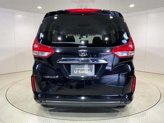 フリード＋ Ｇ・ホンダセンシング　ＭナビＲカメラ両側電動ドアＥＴＣスマートキー　衝突被害軽減　両側Ｐスライドドア　地デジテレビ　ＥＴＣ車載器　盗難防止装置　横滑り防止　ＤＶＤ　ＳＲＳ　アイドリングストップ　整備記録簿　シ－トヒ－タ－（11枚目）