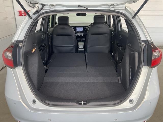 フィット ｅ：ＨＥＶホーム　純正８インチメモリーナビ　前後ブレーキサポート　盗難防止　クリアランスソナー　ＥＣＯモード　１オーナー　バックガイドモニター　ナビ＆ＴＶ　スマートキー　ＬＥＤヘッドライト　オートクルーズ　ＵＳＢ接続（18枚目）