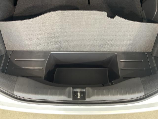 フィット ｅ：ＨＥＶホーム　純正８インチメモリーナビ　前後ブレーキサポート　盗難防止　クリアランスソナー　ＥＣＯモード　１オーナー　バックガイドモニター　ナビ＆ＴＶ　スマートキー　ＬＥＤヘッドライト　オートクルーズ　ＵＳＢ接続（33枚目）