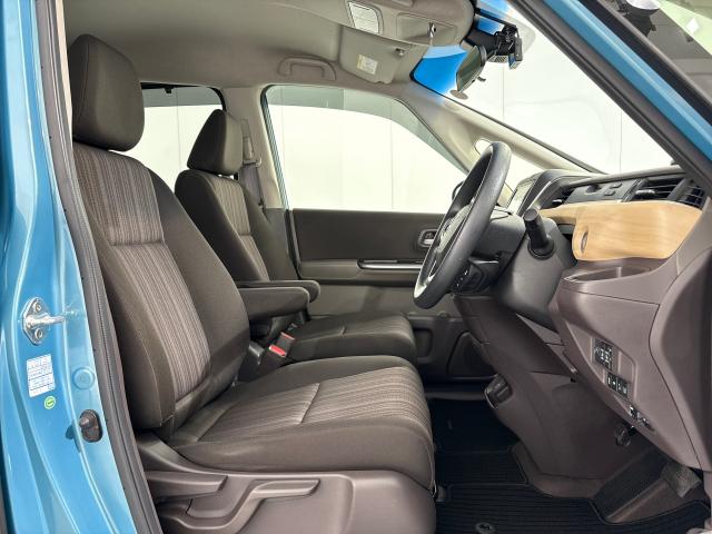 フリード Ｇ・ホンダセンシング　いまコレ＋新品マット付ＭナビＲカメラＥＴＣ　Ｆセグ　追突被害軽減ブレーキ　ｉストップ　Ｗエアバッグ　パワーウィンドウ　ベンチシート　アクティブクルーズコントロール　スマートキ　カラーバックモニター（6枚目）