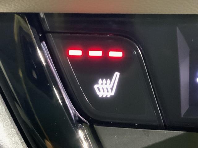 ヴェゼル ｅ：ＨＥＶＰＬａＹ　ＨｏｎｄａＳＥＮＳＩＮＧコネクトナビＲカメラ　衝突被害軽減ブレーキ　カーテンエアバッグ　盗難防止装置　アイドルストップ　Ｐセンサー　ＡＢＳ　ＥＳＣ　フルオートエアコン　リアカメラ　シートヒータ　ＥＴＣ（5枚目）