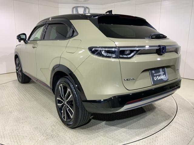 ヴェゼル ｅ：ＨＥＶＰＬａＹ　ＨｏｎｄａＳＥＮＳＩＮＧコネクトナビＲカメラ　衝突被害軽減ブレーキ　カーテンエアバッグ　盗難防止装置　アイドルストップ　Ｐセンサー　ＡＢＳ　ＥＳＣ　フルオートエアコン　リアカメラ　シートヒータ　ＥＴＣ（11枚目）