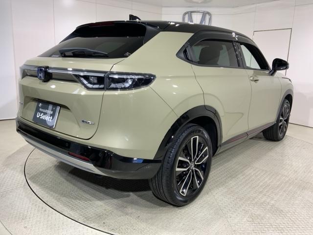 ヴェゼル ｅ：ＨＥＶＰＬａＹ　ＨｏｎｄａＳＥＮＳＩＮＧコネクトナビＲカメラ　衝突被害軽減ブレーキ　カーテンエアバッグ　盗難防止装置　アイドルストップ　Ｐセンサー　ＡＢＳ　ＥＳＣ　フルオートエアコン　リアカメラ　シートヒータ　ＥＴＣ（13枚目）