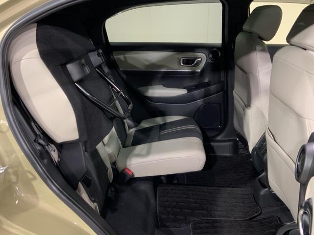 ヴェゼル ｅ：ＨＥＶＰＬａＹ　ＨｏｎｄａＳＥＮＳＩＮＧコネクトナビＲカメラ　衝突被害軽減ブレーキ　カーテンエアバッグ　盗難防止装置　アイドルストップ　Ｐセンサー　ＡＢＳ　ＥＳＣ　フルオートエアコン　リアカメラ　シートヒータ　ＥＴＣ（26枚目）